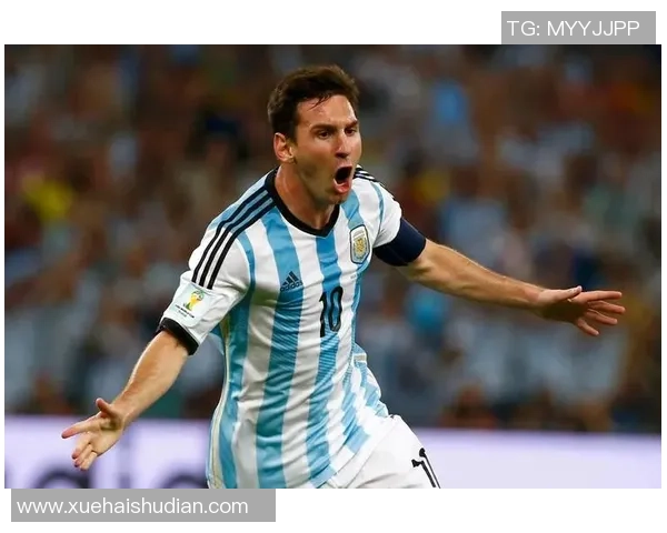 历史足球巨星人物传记：他们如何塑造了现代足球的辉煌篇章